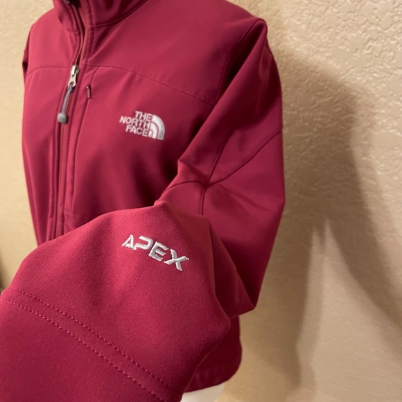 North Face APEX Burgandy Soft Shell Fleece Lined Fall Winter Jacket Size Medium - Picture 2 of 12